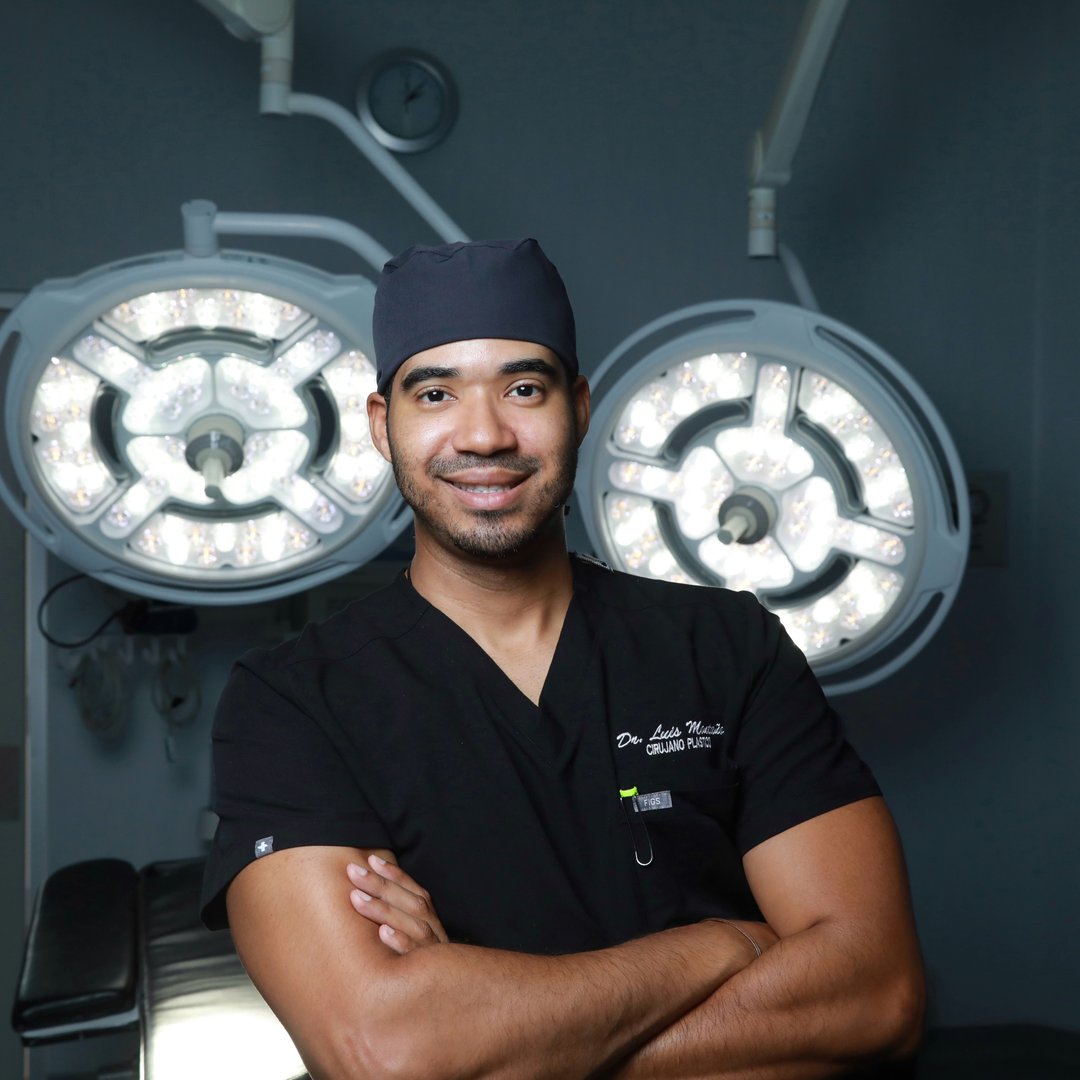 Dr. Luis Monta&ntilde;o, lead facial cosmetic surgeon
