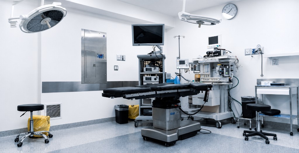 Wide view of the operating room at the partner Tijuana clinic