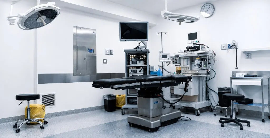 A wide view of the partner clinic's modern operating suite in Tijuana.